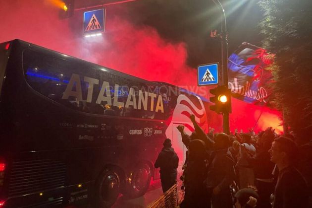 Atalanta coach met with fireworks and flares on its return to the team hotel following Lecce 0-2 Atalanta in Serie A, which confirmed Champions League football for La Dea.